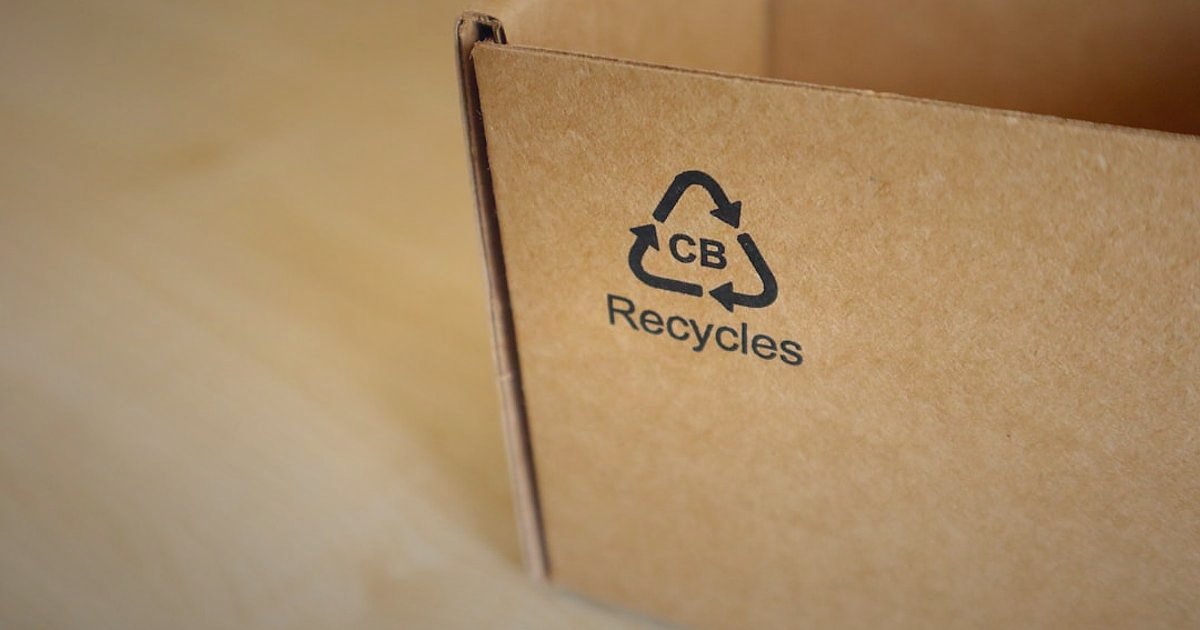 2026 E-Ticaret Sektöründe Devrim Yaratan Yenilikler - eco-friendly packaging and recycling symbols