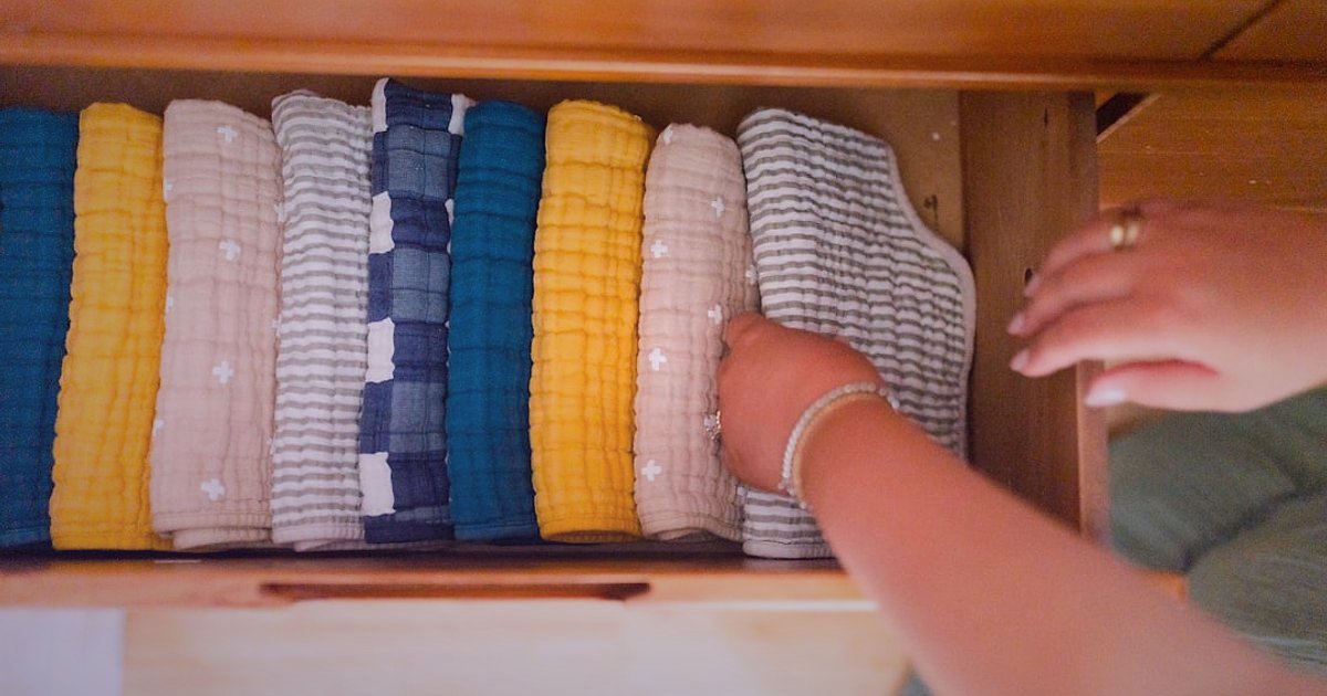 2026 İç Giyim & Pijama: Sezonluk Satış ve Kampanya Planlama Rehberi - a well-organized storage room with shelves full of neatly folded clothing items and boxes