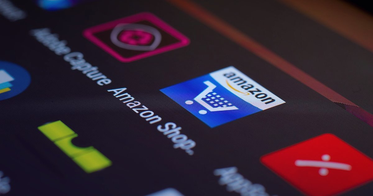 2026'da Cross-Border E-Ticarete Başlangıç: Yurt Dışına Satış Rehberi - various e-commerce platform logos on tablet screen