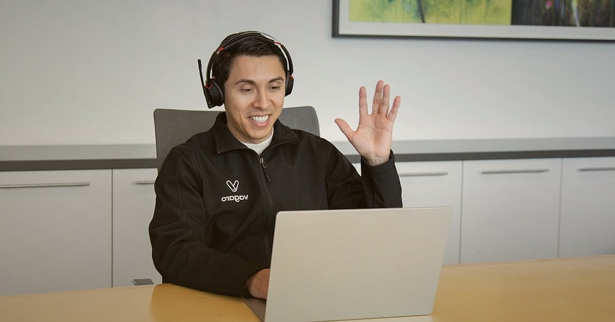 2026'da Pazaryeri Mağaza Optimizasyonu: Görünürlük ve Satış Artışı - customer service representative responding online chat