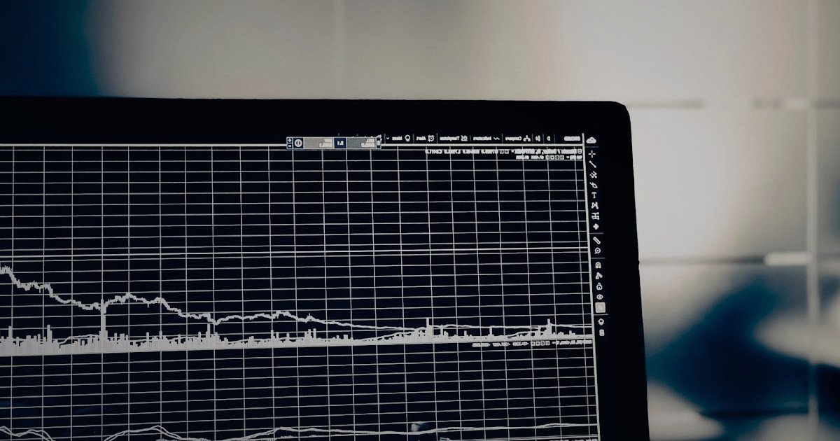 2026'da Stoksuz Satış Rehberi: Dropshipping ile Kârınızı Maksimize Edin - computer screen displaying dashboard with various graphs and charts