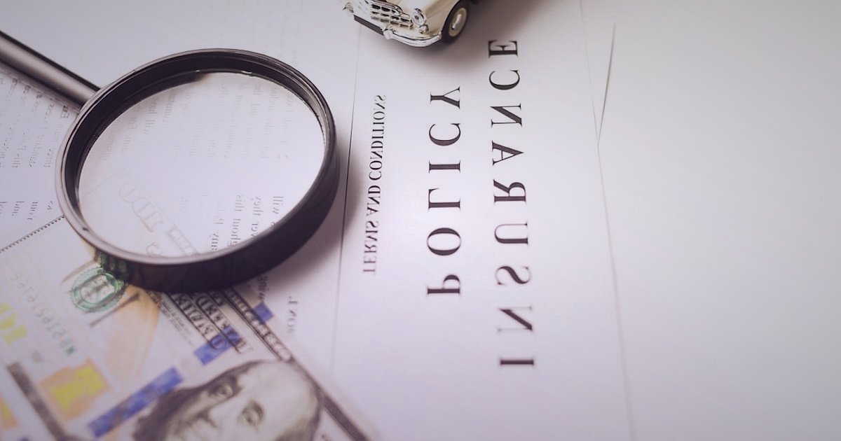 2026'da Sulama Sistemleri: Güvenilir Tedarikçi Bulma ve Doğrulama Rehberi - magnifying glass over legal document contract