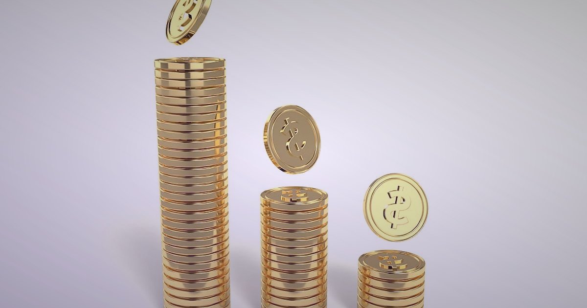 Bayilik ve Franchise Arasındaki Farklar: 2026'da Doğru İş Ortağını Seçin - stack of coins with currency symbols