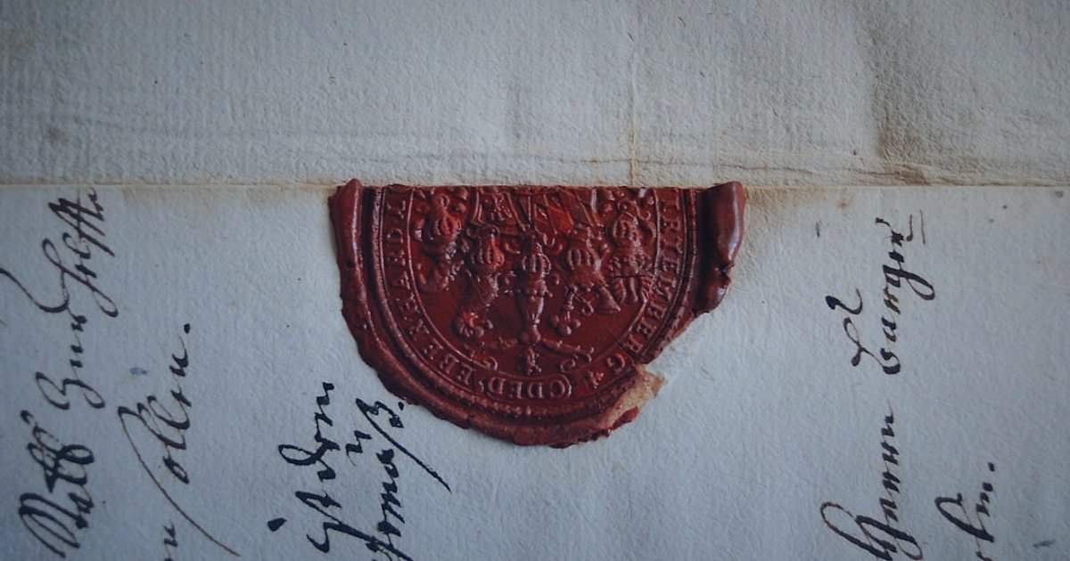 Bayilik ve Franchise Arasındaki Farklar: 2026'da Doğru İş Ortağını Seçin - legal document with a stamp