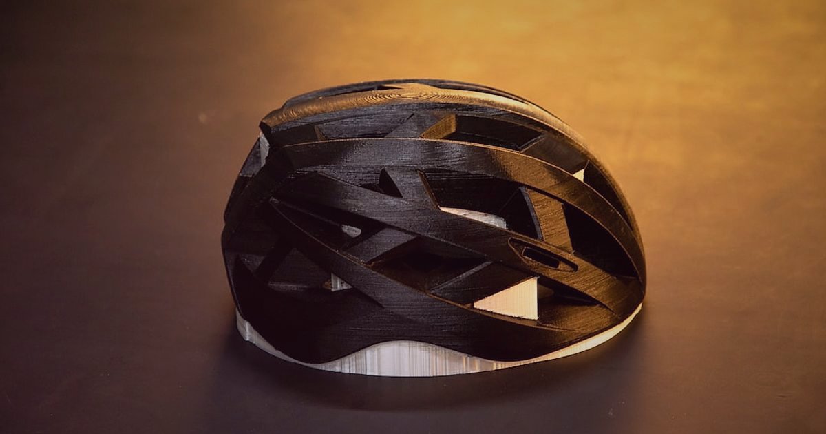 Bisiklet Kaskı SEO: Satışları Artıran Başlık ve Açıklama Sırları (2026) - detailed diagram of bicycle helmet construction layers with labels