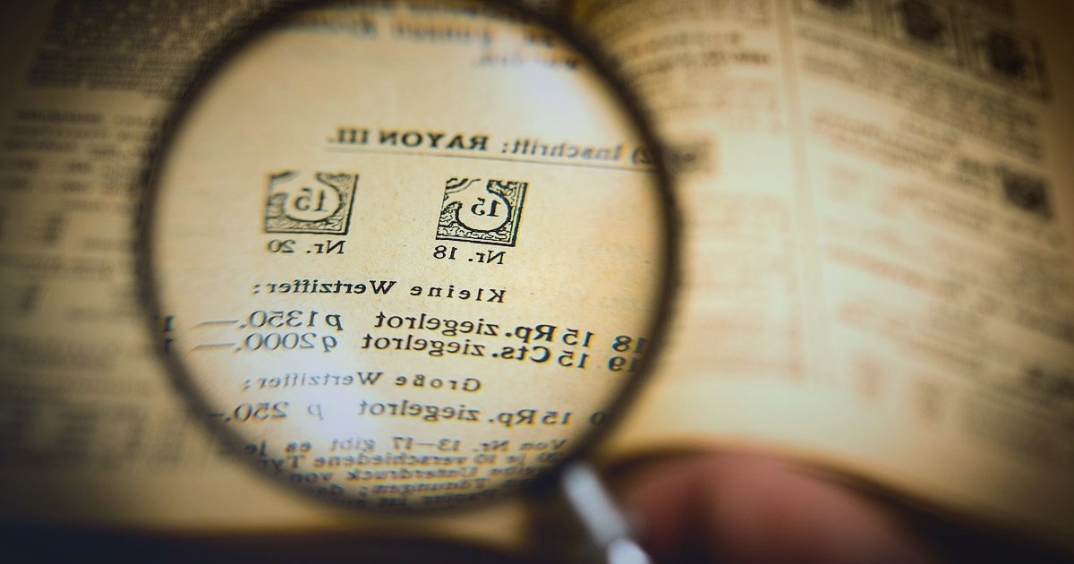 Çarşaf Satışında Başlangıç Hataları: 2026'da Karlı Bir E-Ticaret İçin Kritik İpuçları - close-up of a legal document with a magnifying glass over small print text