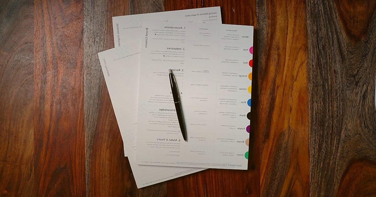 Çim Biçme Makinesi Satışında Yeni Başlayanların 5 Kritik Hatası (2026) - legal document or compliance checklist on a desk with a lawnmower in background