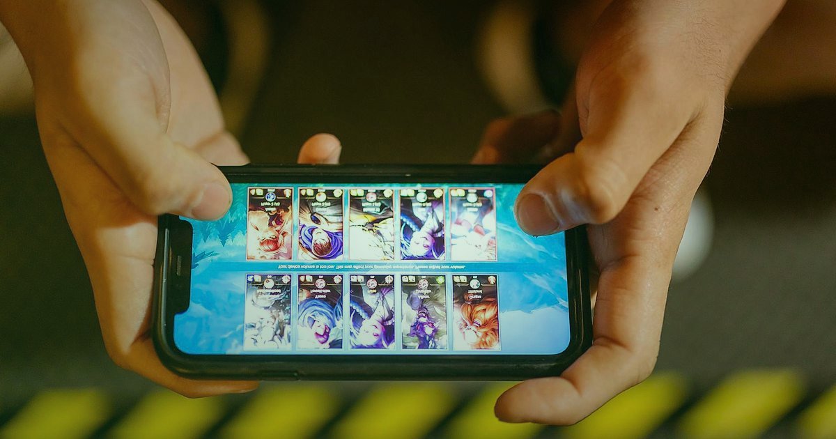 Dijital Pazarlama Trendleri 2026: Rekabette Öne Çıkmanın Yeni Yolları - colorful game interface with progress bars and reward icons