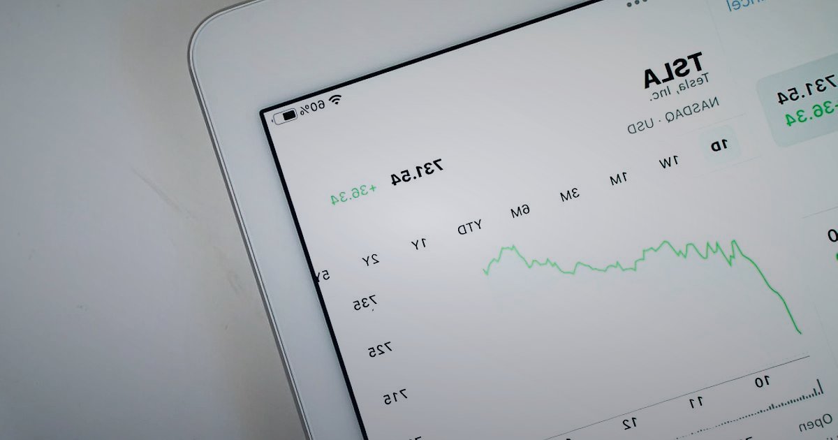 Dropshipping 2026: Karlılığı Maksimize Eden İleri Seviye Stratejiler - digital dashboard showing sales growth and analytics