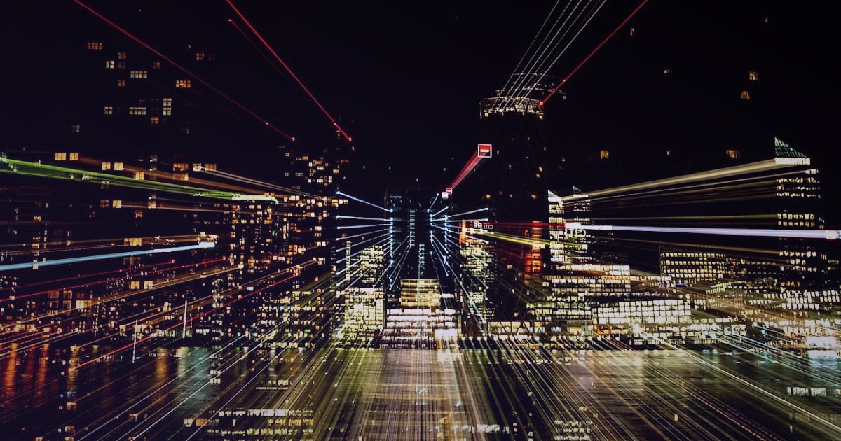 Dropshipping 2026: Sürdürülebilir Büyüme ve Otomasyonla Karlılığı Artırma - Futuristic cityscape with glowing data streams connecting buildings