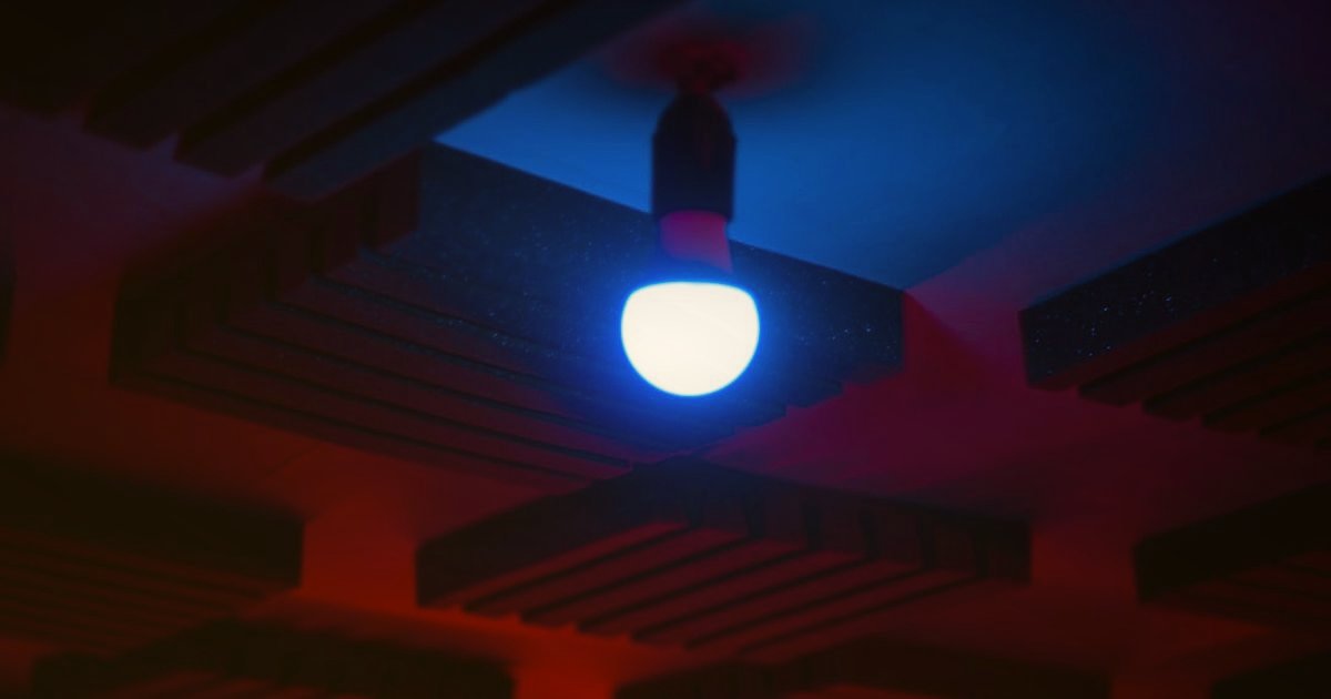 Dropshipping: 2026'da Kaçınılması Gereken Kritik Hatalar ve Çözümleri - single lightbulb in a room full of dark bulbs