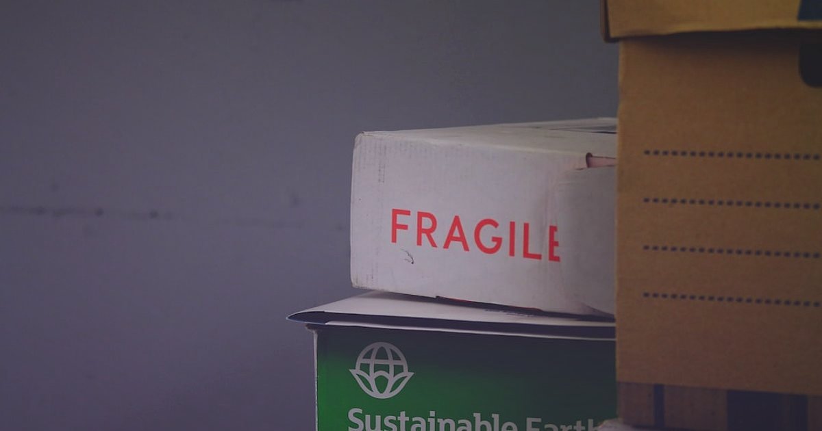 Dropshipping Geleceği 2026: Dijital Ticarette Yeni Ufuklar ve Öngörüler - eco-friendly packaging materials stacked neatly