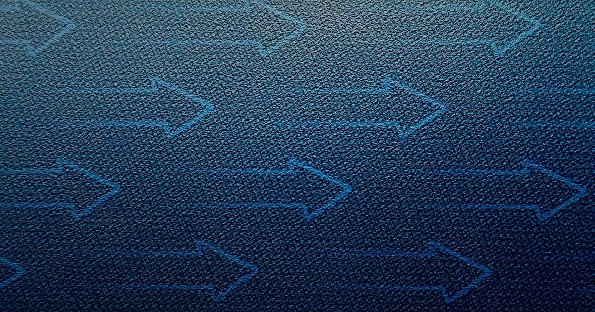 Dropshipping Geleceği 2026: Dijital Ticarette Yeni Ufuklar ve Öngörüler - Multiple marketplace logos connected by arrows
