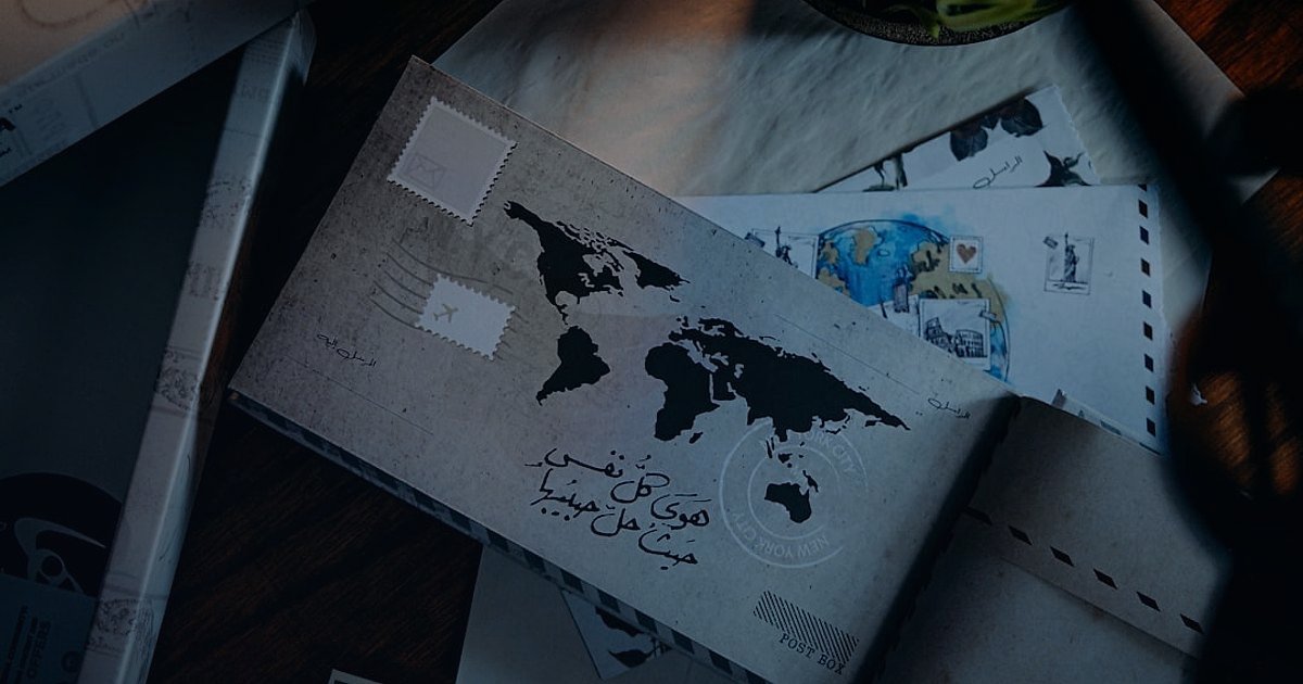 Dropshipping Hataları 2026: Başarısızlığa Yer Yok! (Kılavuz) - document with stamp and pen on desk