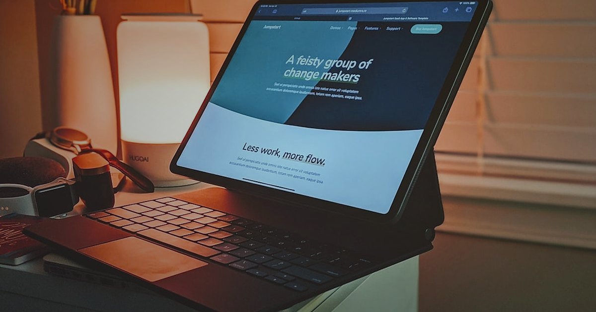 Dropshipping Nedir Nasıl Yapılır 2026: Stoksuz Satışla Kârınızı Maksimize Edin! - clean modern e-commerce website layout tablet