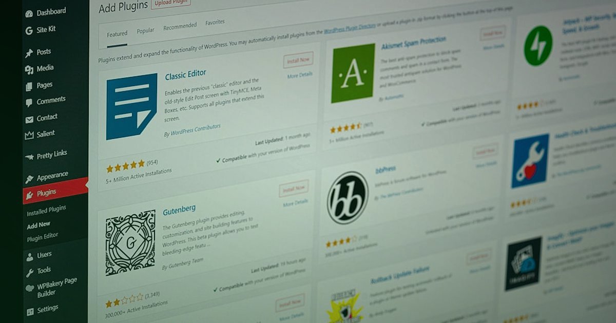 Dropshipping Sektöründe Yenilikler: 2026'da E-Ticaretin Geleceği - Multiple marketplace logos connected by lines