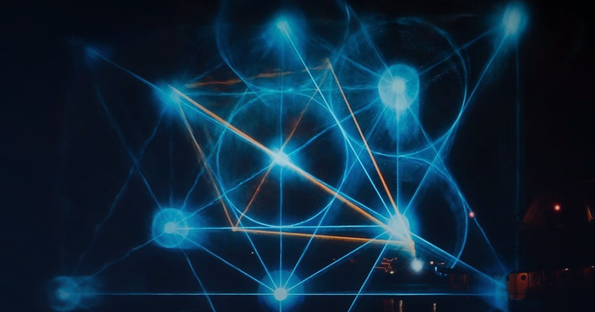 Dropshipping Sitesi Kurulumu 2026: Başlangıçtan Zirveye Kârlı Rehber - network of interconnected glowing nodes on a dark background