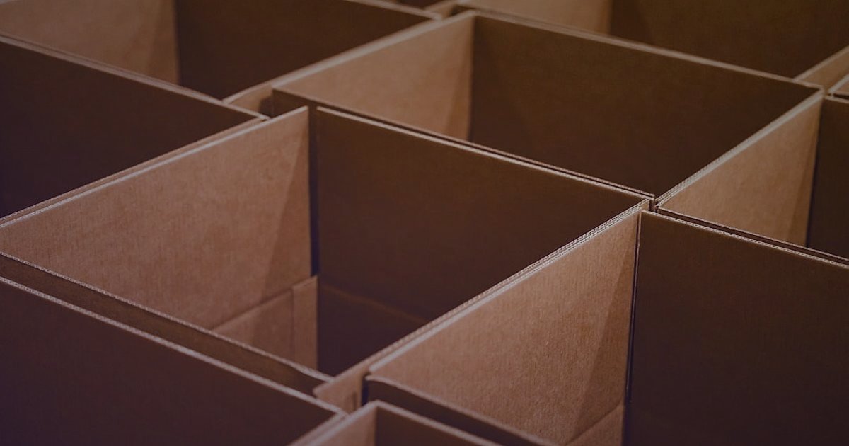 Dropshipping Trendleri 2026: Stoksuz Satışta Yeni Fırsatlar - eco-friendly packaging materials stacked neatly