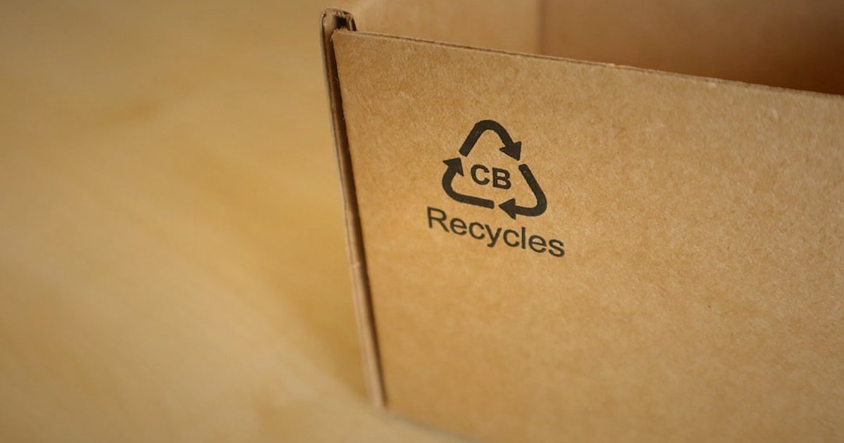 Dropshipping'de 2026 Yenilikleri: Yapay Zeka ve Sürdürülebilirlikle Geleceği Şekillendirin - eco friendly product packaging recycled cardboard