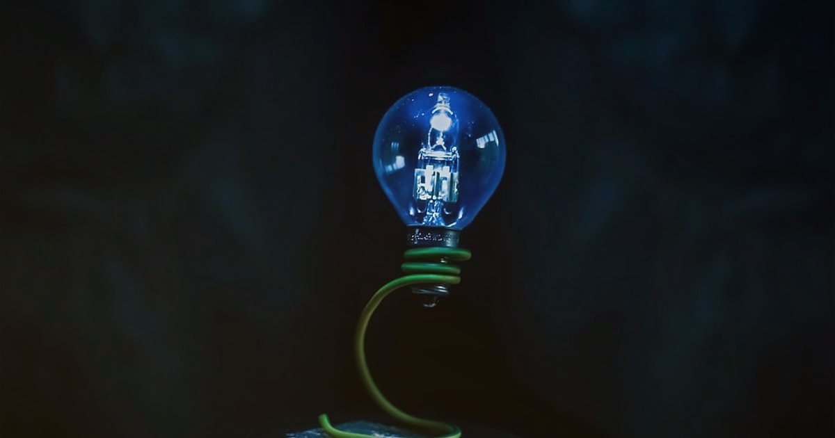 Dropshipping.gen.tr Avantajları 2026: E-Ticarette Güvenle Yükseliş - question mark icons floating around a lightbulb