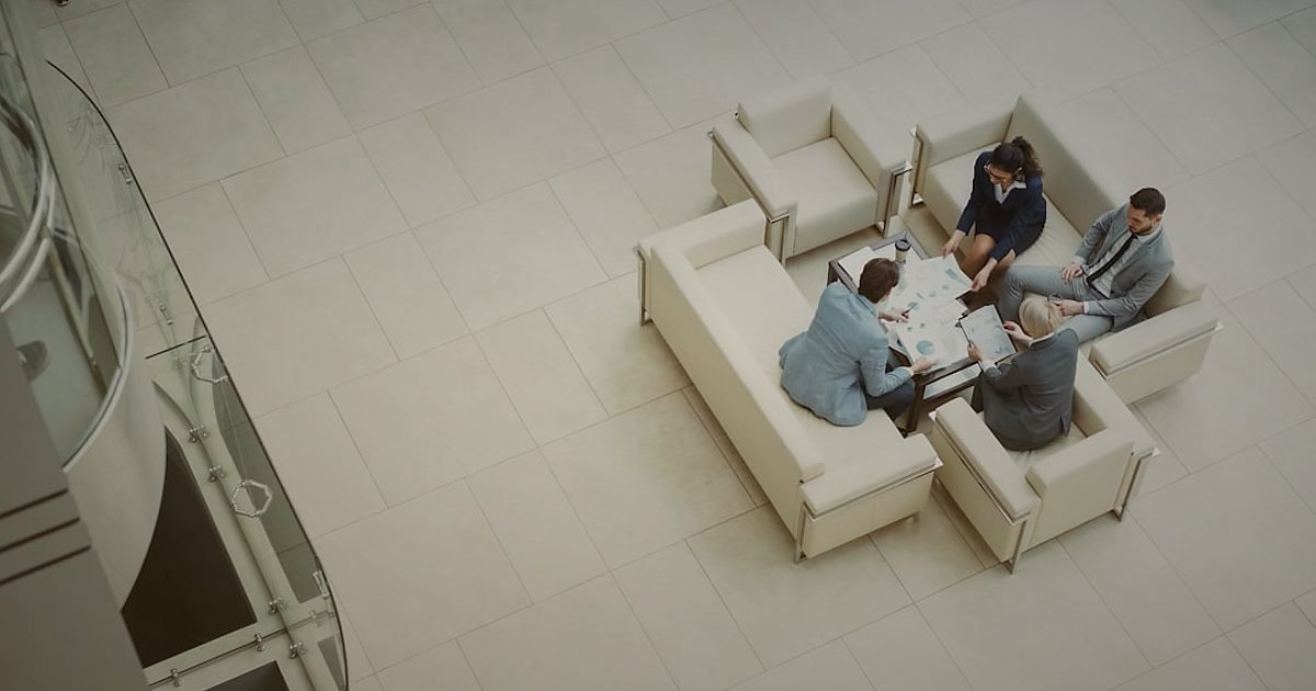 Dropshipping.gen.tr Avantajları 2026: E-Ticarette Neden Bu Platformu Seçmelisiniz? - diverse group of suppliers negotiating in a modern office space