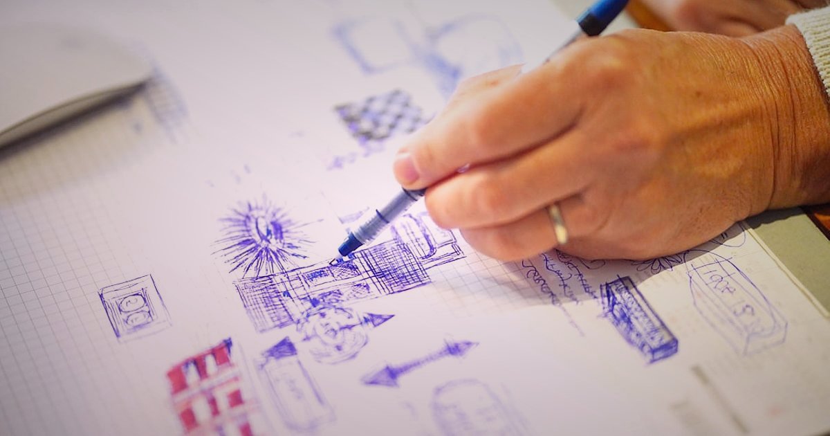 Dropshipping.gen.tr ile E-Ticaret Başlangıcı 2026: Avantajlar & Rehber - person sketching business plan blueprint office