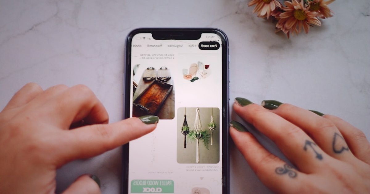 Dropshipping.gen.tr ile Pazaryeri Entegrasyonu 2026: Satışlarınızı Otomatikleştirin! - vibrant marketplace app interface on a smartphone screen