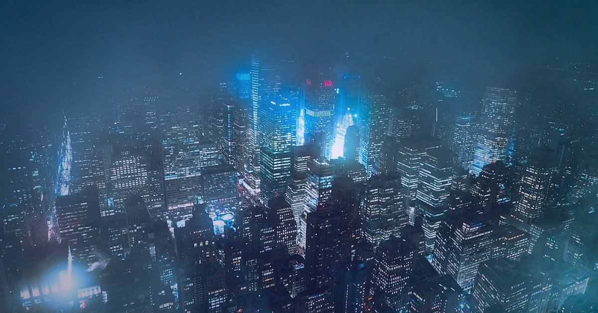 Dropshipping.gen.tr ile Tedarikçi Bulma ve Entegrasyonun 2026 Sırları - futuristic cityscape with glowing digital network overlay
