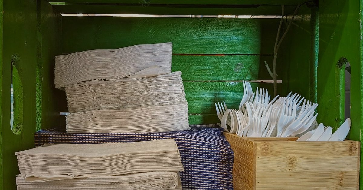 E-Ticaretin Geleceği 2026: Yapay Zeka ve Kişiselleştirme Devrimi - Eco-friendly packaging materials stacked neatly