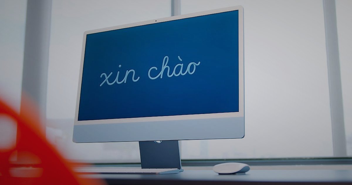 E-Ticarette 2026 Yenilikleri: Sınırları Zorlayan Trendler ve Fırsatlar - AI chatbot assisting customer online store interface