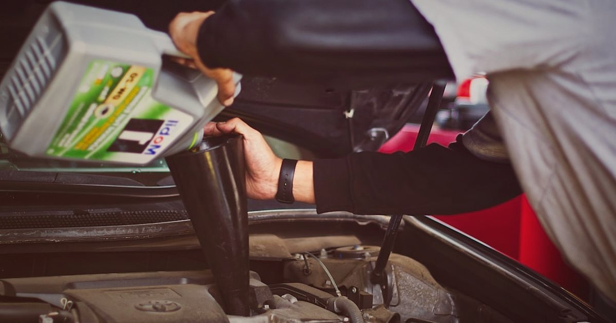 E-Ticarette Motor Yağı Satışı: Mevzuatın Şifreleri ve Başarıya Giden Yol 2026