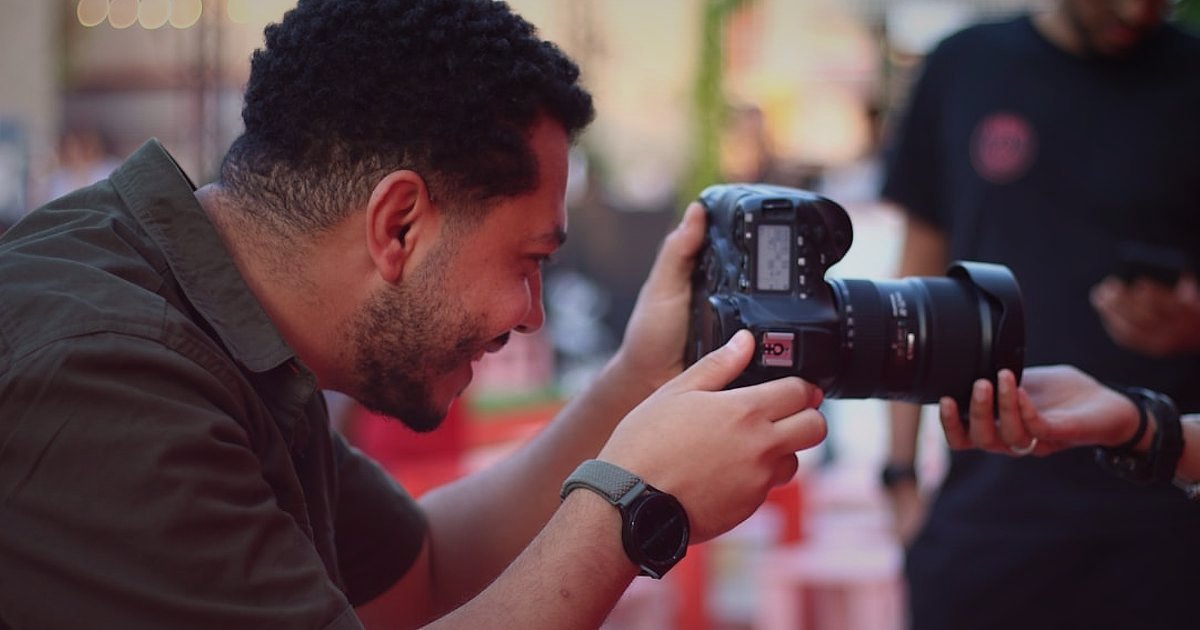 E-Ticarette Ürün Fotoğrafçılığı: 2026'da Satışlarınızı Uçuracak Görsel Stratejiler