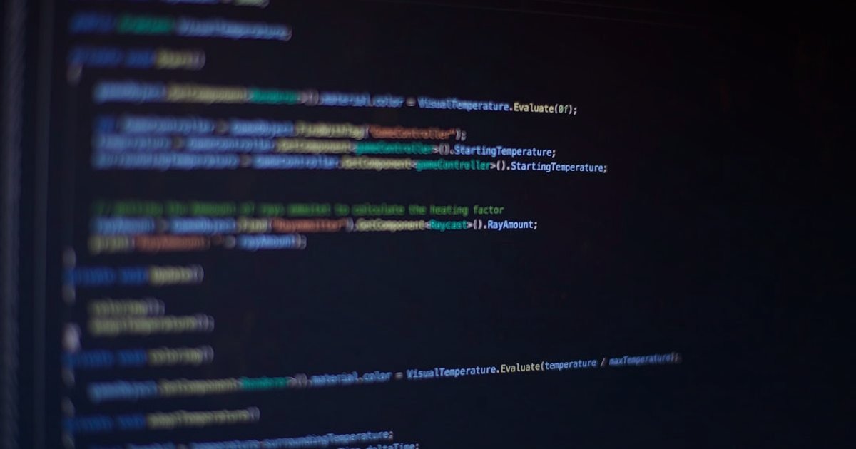 Erkek Giyimde Ürün Açıklaması ve SEO Başlık Optimizasyonu: 2026 Zirve Stratejileri - web developer coding schema markup on a laptop screen, semantic web concept