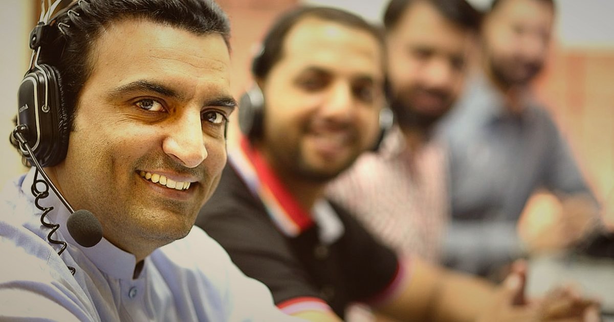 Fitness Ekipmanları Dropshipping: 2026'da Güvenilir Tedarikçi Bulma Rehberi - customer service representative smiling headset
