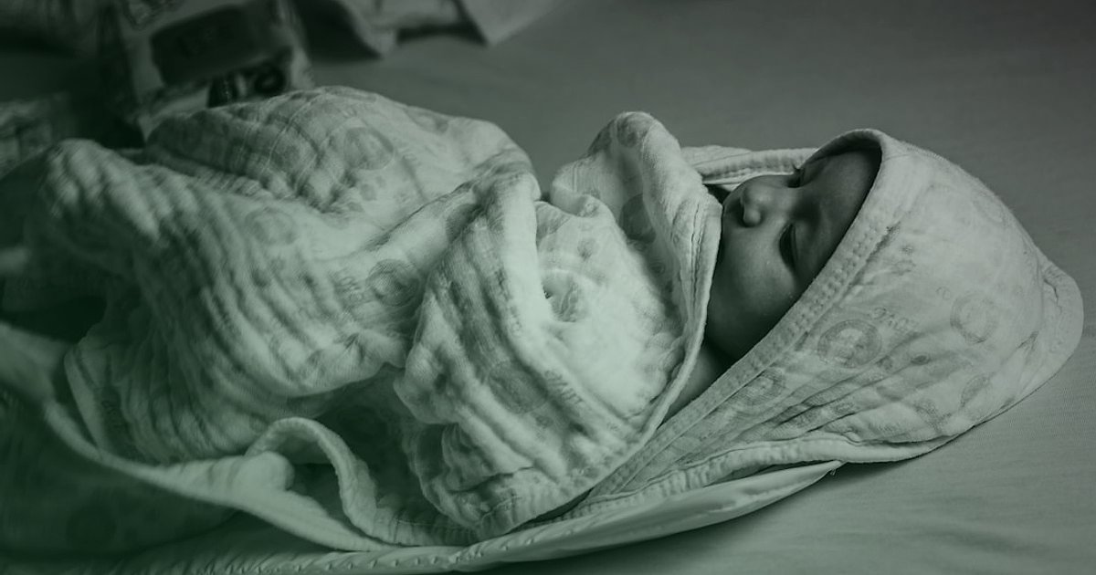 Hassas Gönderilerin Güvencesi: Bebek Sağlık & Güvenlik Kargo Sırları 2026 - close-up view of fragile baby thermometer carefully wrapped in bubble wrap