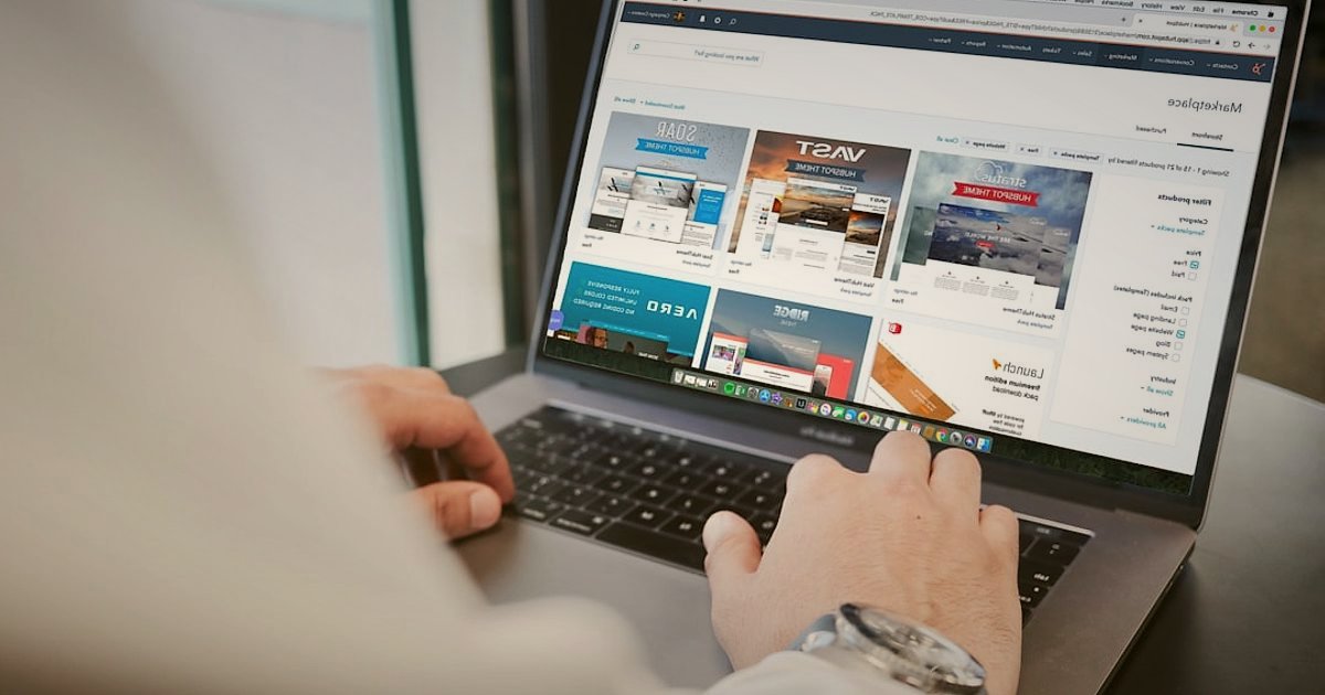 Hepsiburada Dropshipping 2026: Kârlı Başlangıç ve Başarı Rehberi - diverse individuals browsing products on a large, modern e-commerce website interface