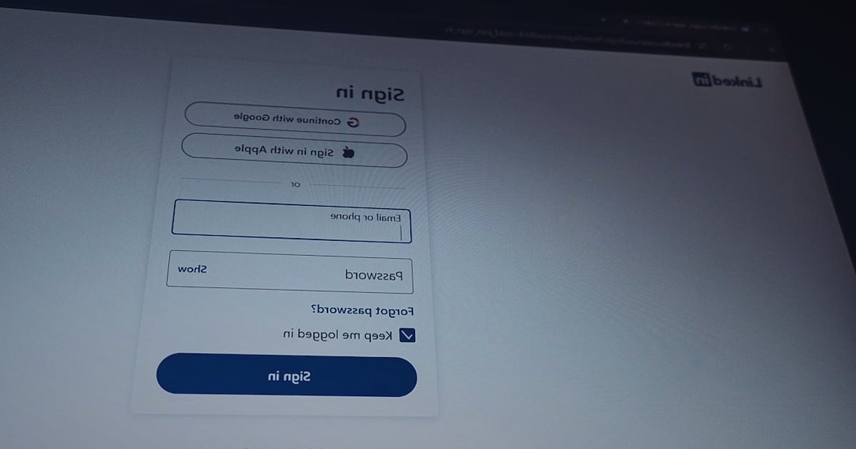Hepsiburada'da Satıcı Olma 2026: Adım Adım Başlangıç Rehberi - person filling out online registration form on a computer screen