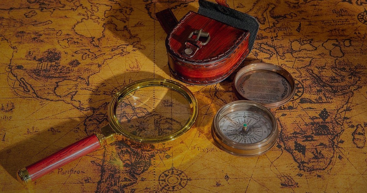 Koleksiyon Satışında Tuzaklar: 2026'da Yeni Başlayanların Kaçınması Gereken Hatalar - close-up of antique map detail with magnifying glass