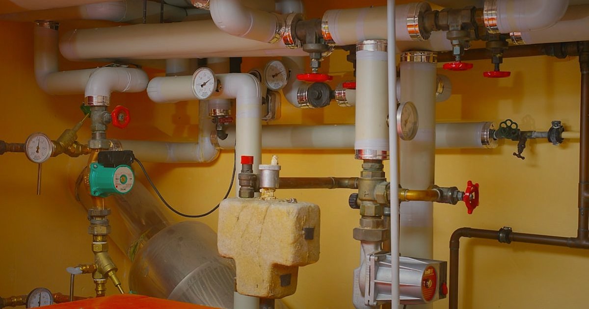 Kombi & Kazan Sezonluk Satışları: 2026 Kampanya Planı ve Stok Yönetimi - diverse range of boilers and water heaters on display