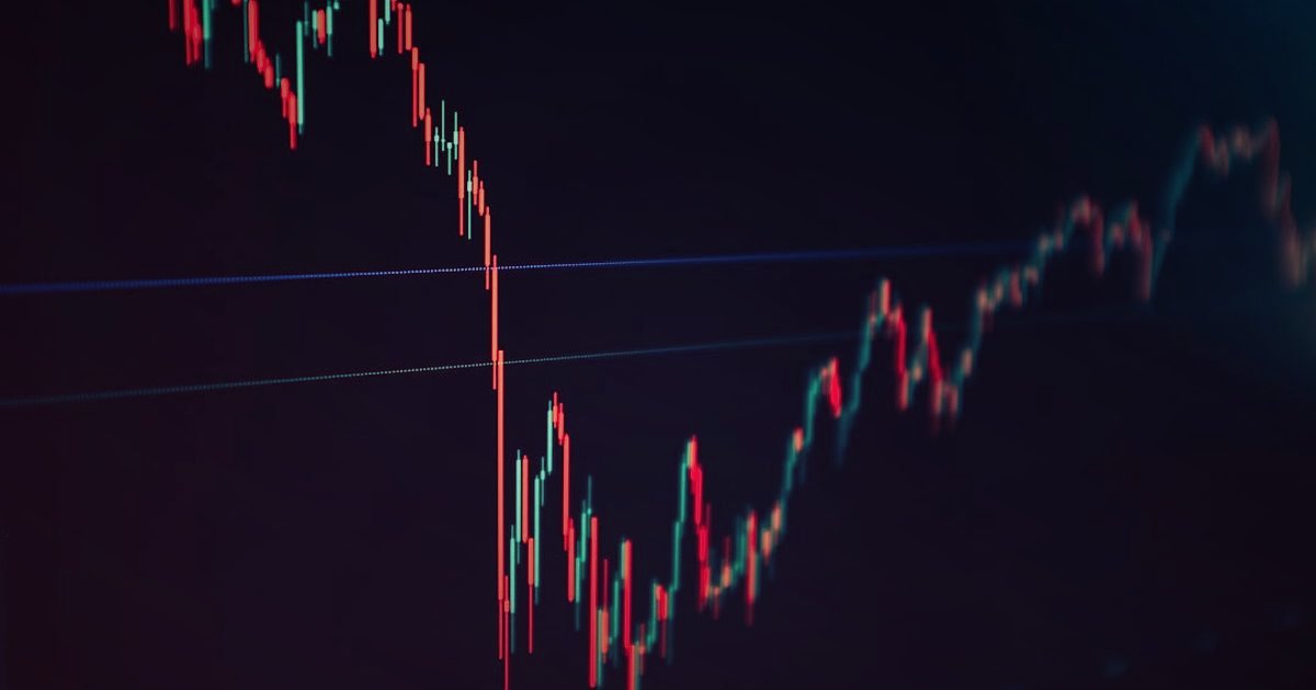 N11 Mağaza Açma Rehberi 2026: Adım Adım Satışlarınızı Patlatın! - upward trending graph with coins falling