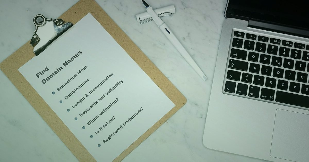 Oto Teyp Satışında Yasal Uyumluluk: 2026'da ETBİS, Sözleşme ve Etiket Rehberi - checklist document with checkmarks on clipboard