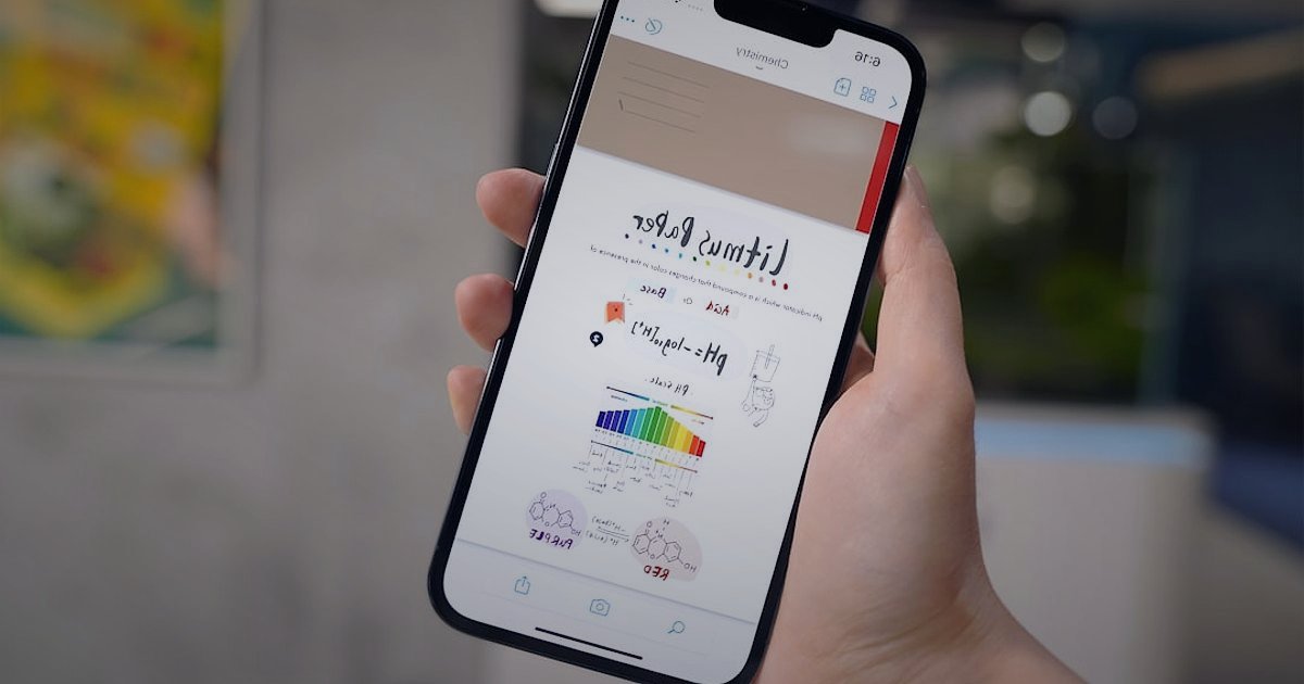 Pazaryeri Ekosisteminin Geleceği 2026: Yeni Nesil Ticaret Öngörüleri - person holding smartphone with augmented reality product visualization overlay