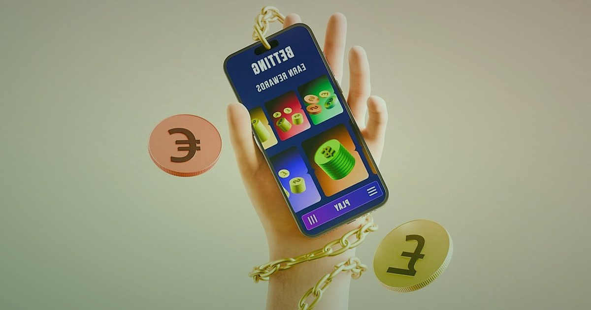 Pazaryeri Geleceği 2026: E-Ticarette Zirveye Çıkaran Öngörüler ve Stratejiler - diverse hands holding smartphones displaying different languages and currencies