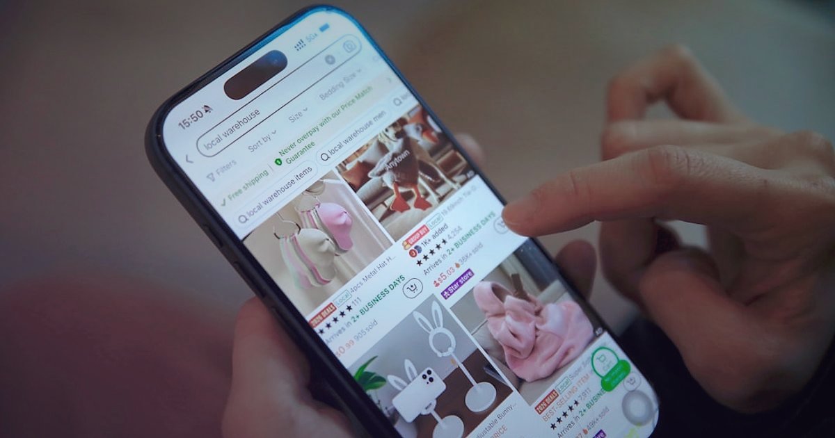 Pazaryeri Mağaza Optimizasyonu 2026: Satışlarınızı Katlayacak Sırlar - digital advertisement banners on a mobile shopping app