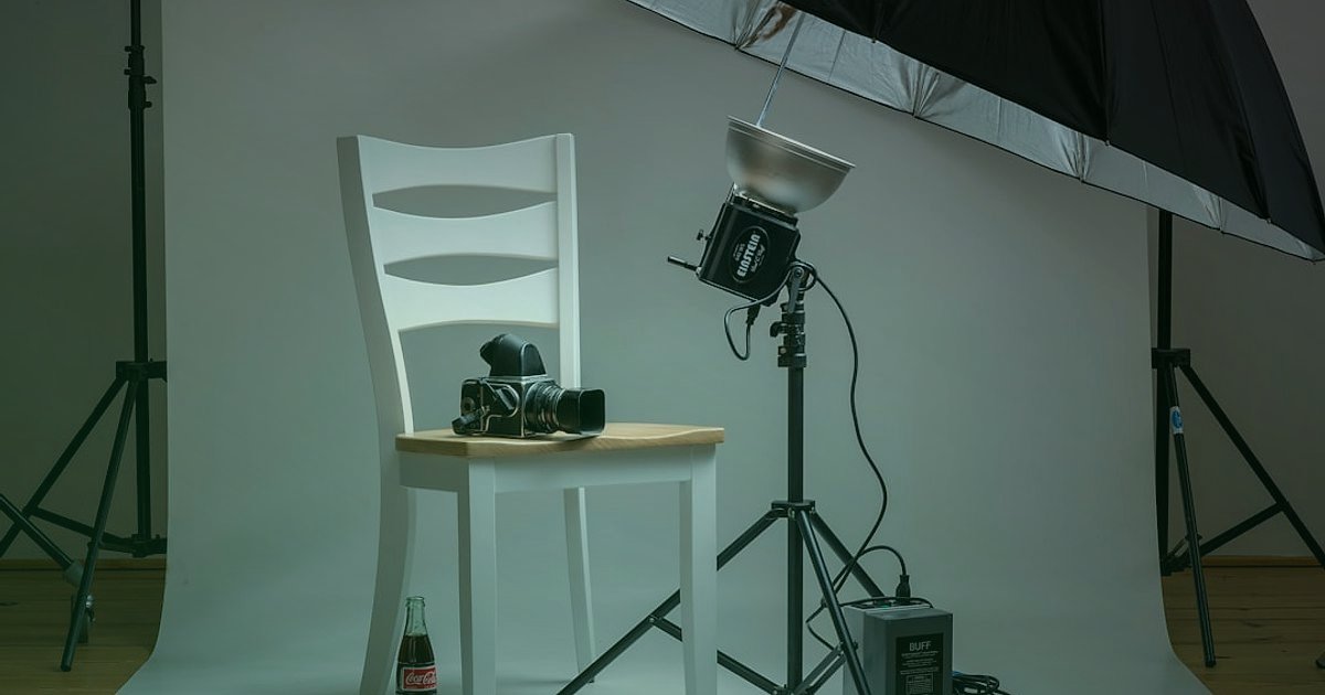 Pazaryeri Satış Artırma 2026: Rekabette Öne Çıkmanın Kanıtlanmış Yolları - meticulous product catalog photography studio lighting