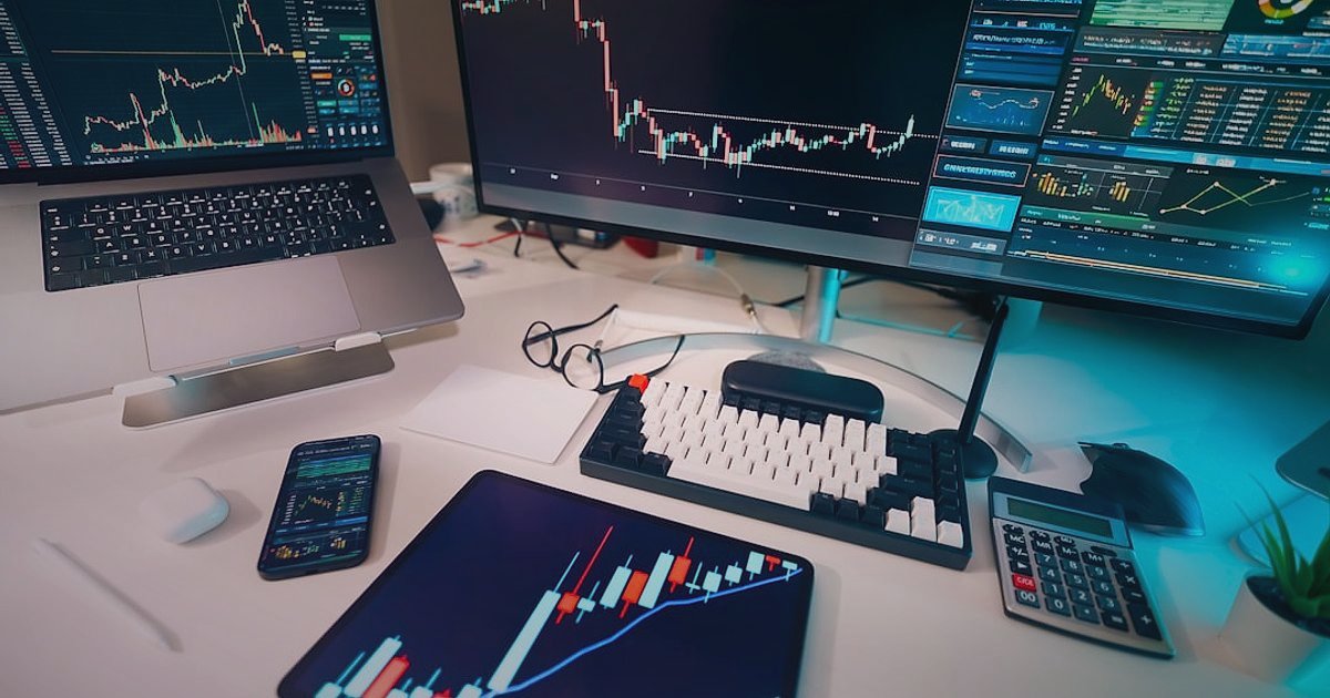 Pazaryeri Satış Artırma 2026: Rekabette Öne Çıkmanın Kanıtlanmış Yolları - data visualization charts on computer screen