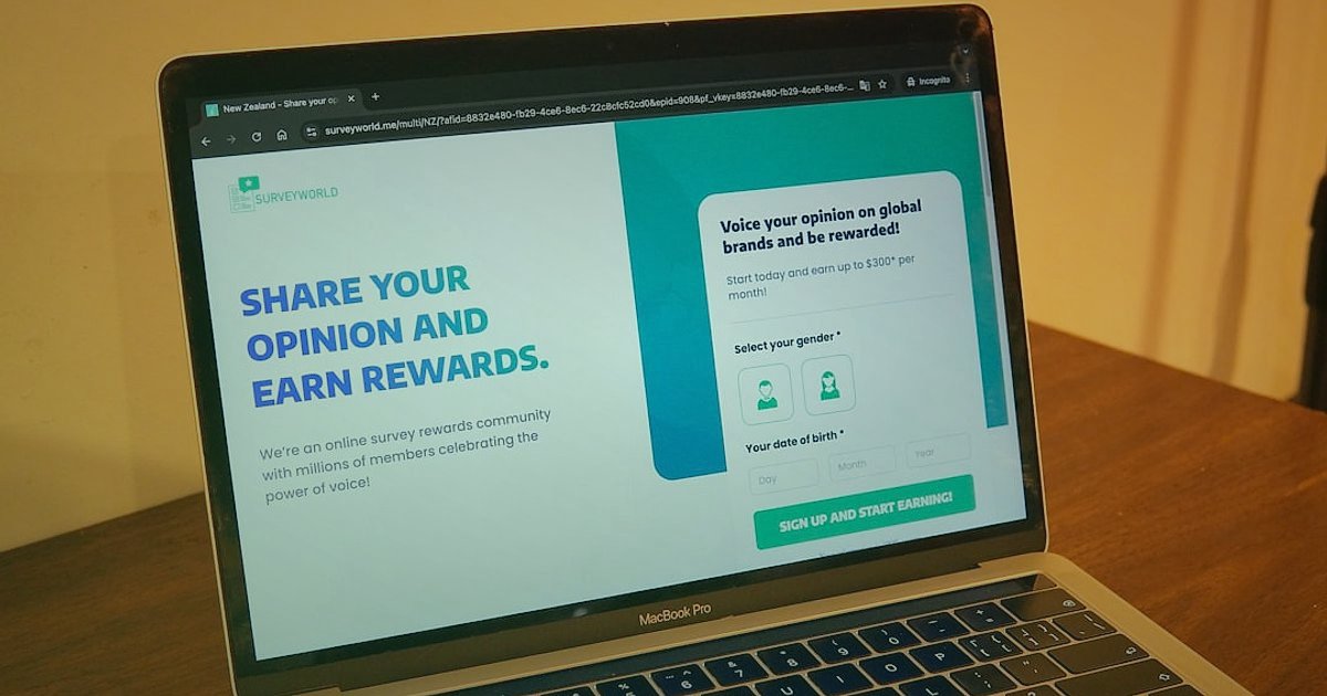 Pazaryeri Satışlarınızı 2026'da Uçurun: Yeni Nesil Taktikler - positive customer reviews displayed on a screen