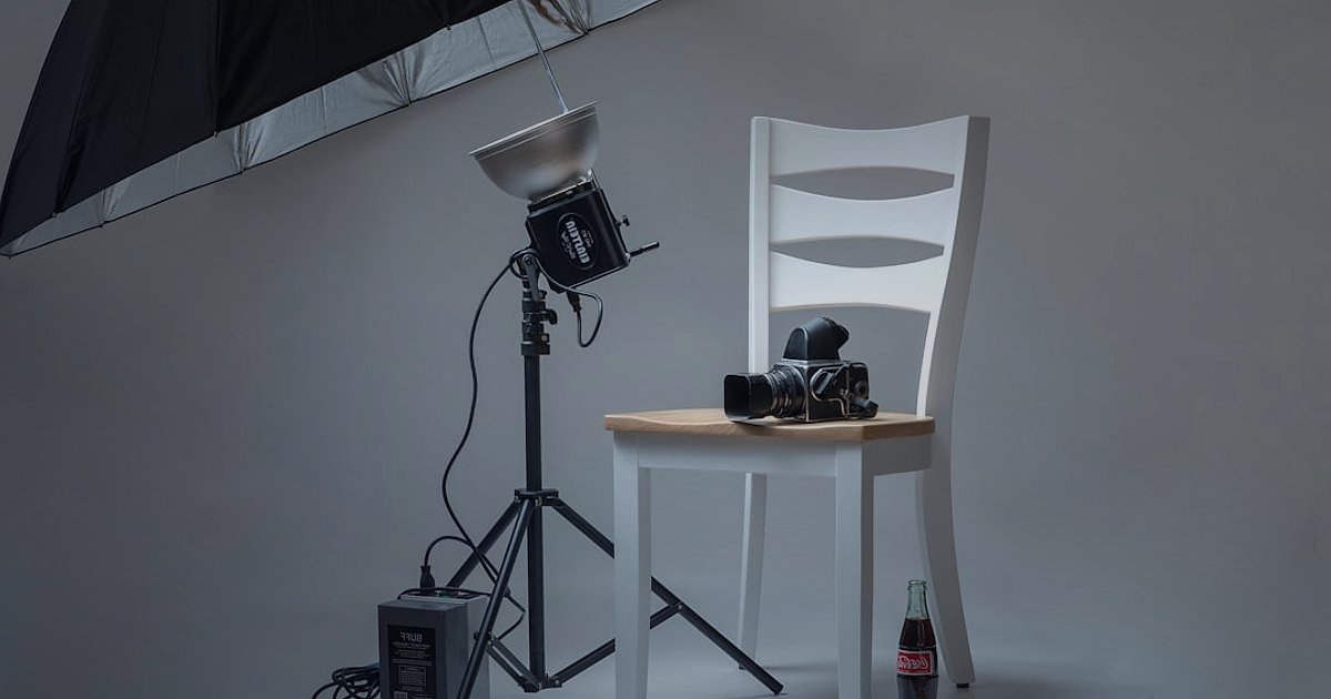 Pazaryeri Ürün Listeleme 2026: Satışları Katlayan İpuçları - Studio setup with professional lighting for product photography