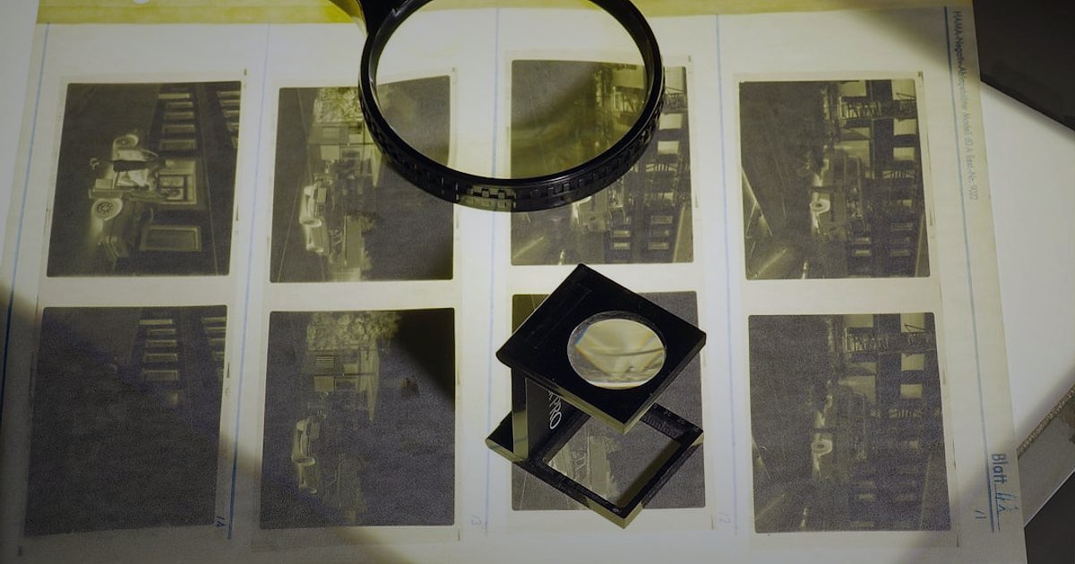 Pense & Kerpeten Gönderimi: 2026'da Kusursuz Paketleme ve Teslimat Sırları - official document with a magnifying glass and stamp