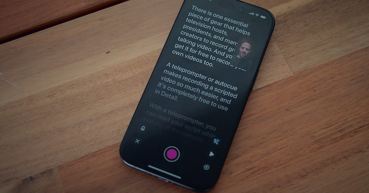 Saç Aksesuarı Pazaryerleri: 2026 Komisyon, Kural ve Rekabet Analizi - a customer leaving a 5-star review on a smartphone screen